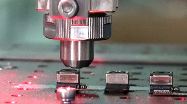 購買好的高速精密點膠機(jī)需考慮那些方面